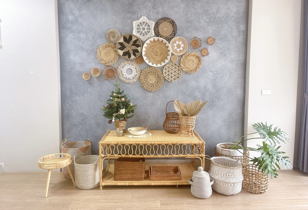 Enhance your holiday table settings with charger plates